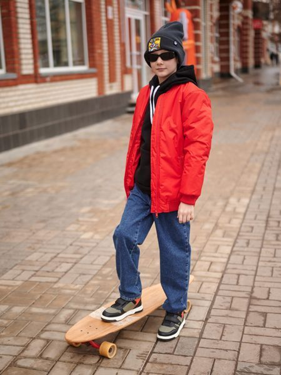 Бомбер демисезонный для мальчика "Френд" красный
