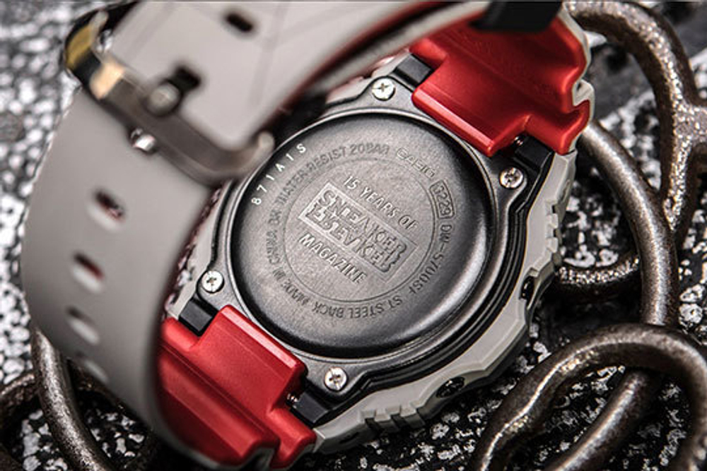 Японские наручные часы Casio G-SHOCK DW-5700SF-1E
