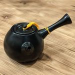 Чайник с боковой ручной, черный