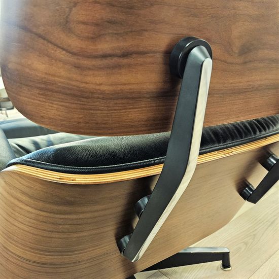 Кресло Eames Lounge с оттоманкой