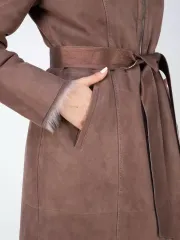 Дубленка зимняя с капюшоном натуральная