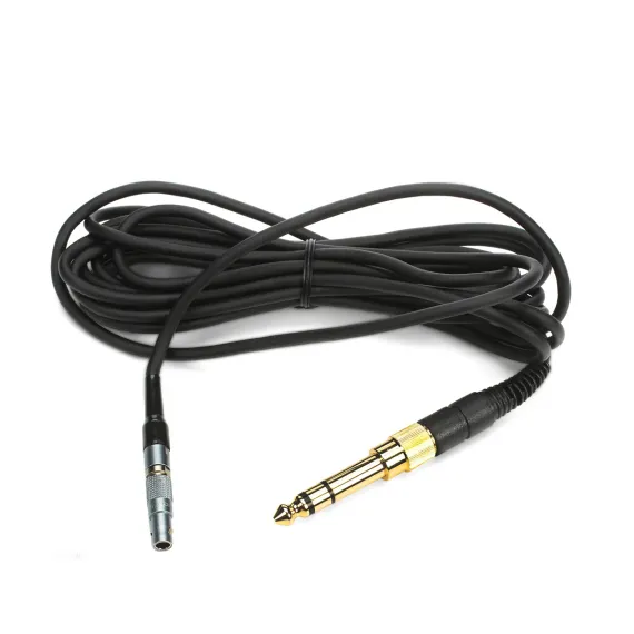 AKG K812