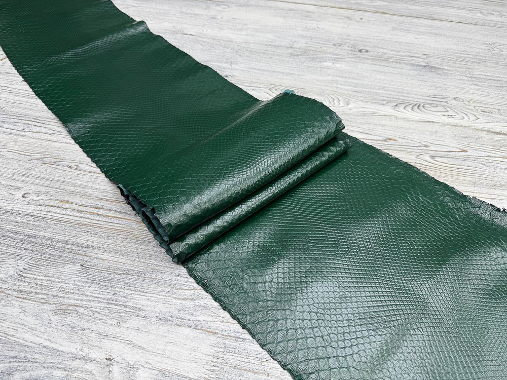 Кожа питона цв. Зеленый / Praga Lux Emerald, толщ. 0,9-1,1 мм