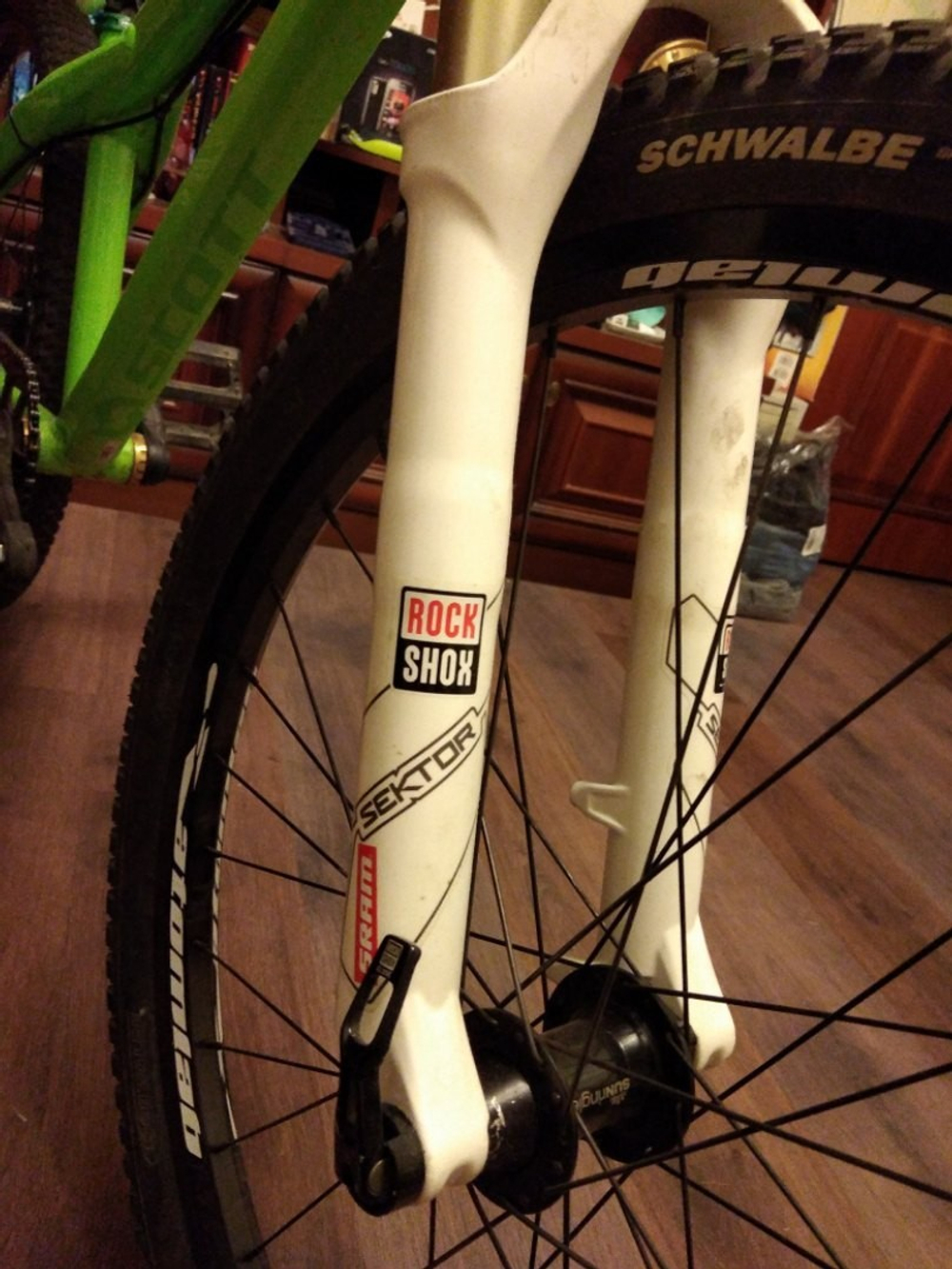 Вилка амортизационная Rock Shox Sector TK 110-150