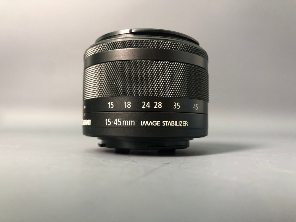 Canon EOS M50 Kit 15-45mm STM, 1000 кадров пробега.