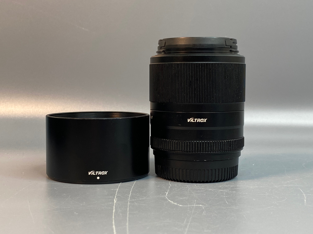 Viltrox 56mm 1.4 STM Fujifilm X пылинки внутри линзы