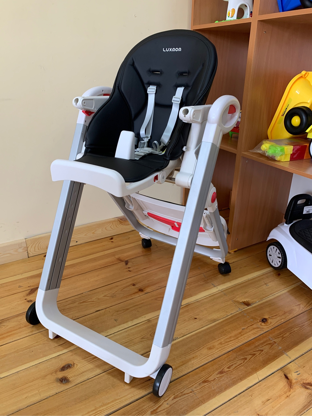 Стул для кормления luxmom В2 Чёрный