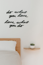 Надпись декоративная Do What You Love настенная черная