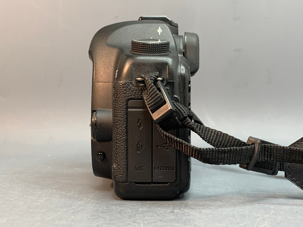 Canon 5D Mark II Body 32746 Кадров