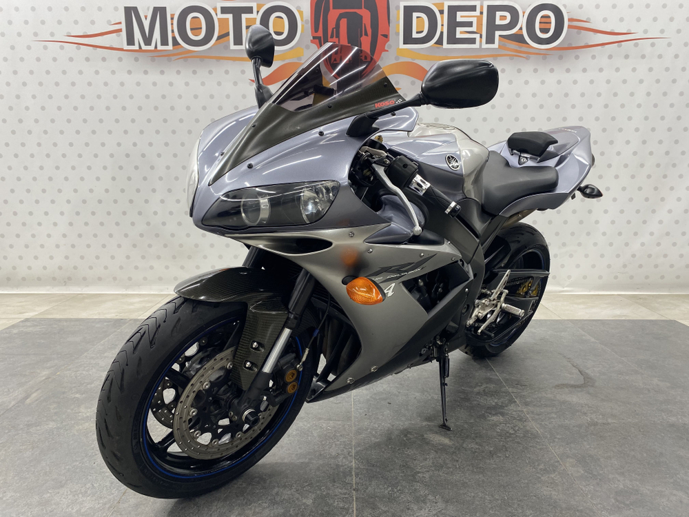 Yamaha YZF-R1 , 2004