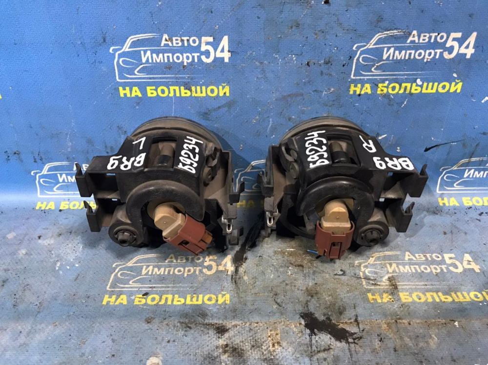 Туманка правая SUBARU LEGACY 2009-2012