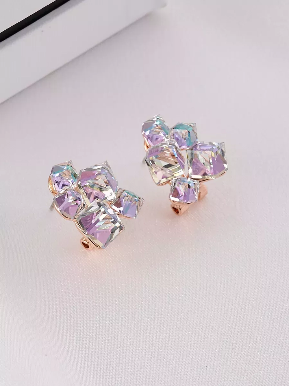Серьги гроздья Мираж с сиреневыми кубиками Swarovski