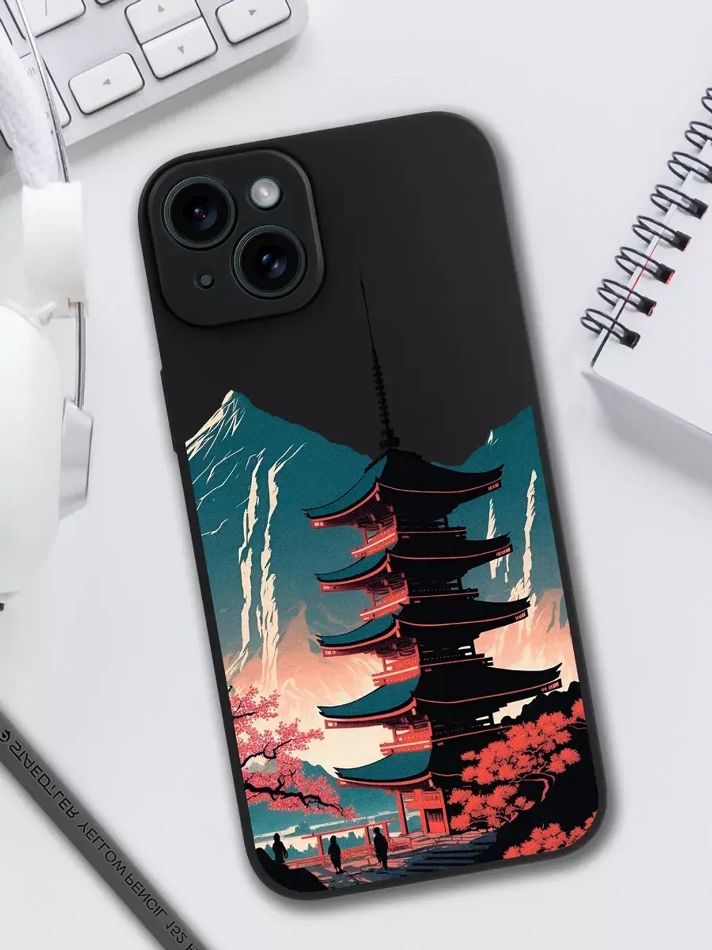 Чехол на iPhone 15 Plus с принтом