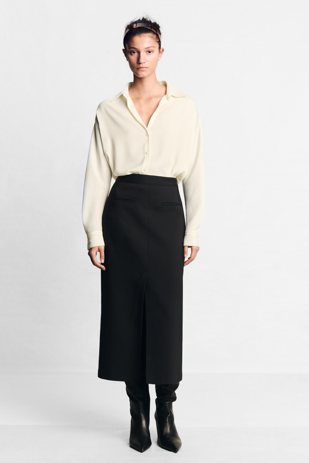 СТРУЯЩАЯСЯ РУБАШКА С ОБТЯНУТЫМИ ПУГОВИЦАМИ — ZARA