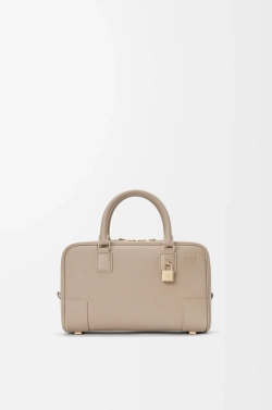 Loewe Сумка Amazona 23 из мягкой зернистой телячьей кожи, цвет глины