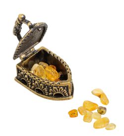 Народные промыслы AM-1482 Фигурка «Утюг с галечкой» (латунь, янтарь)