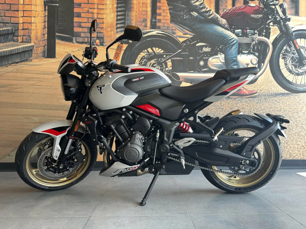 Triumph Trident 800, 2026