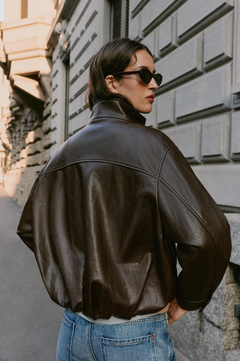 БОМБЕР ИЗ ИСКУССТВЕННОЙ КОЖИ С ВОРОТНИКОМ-СТОЙКОЙ — ZARA