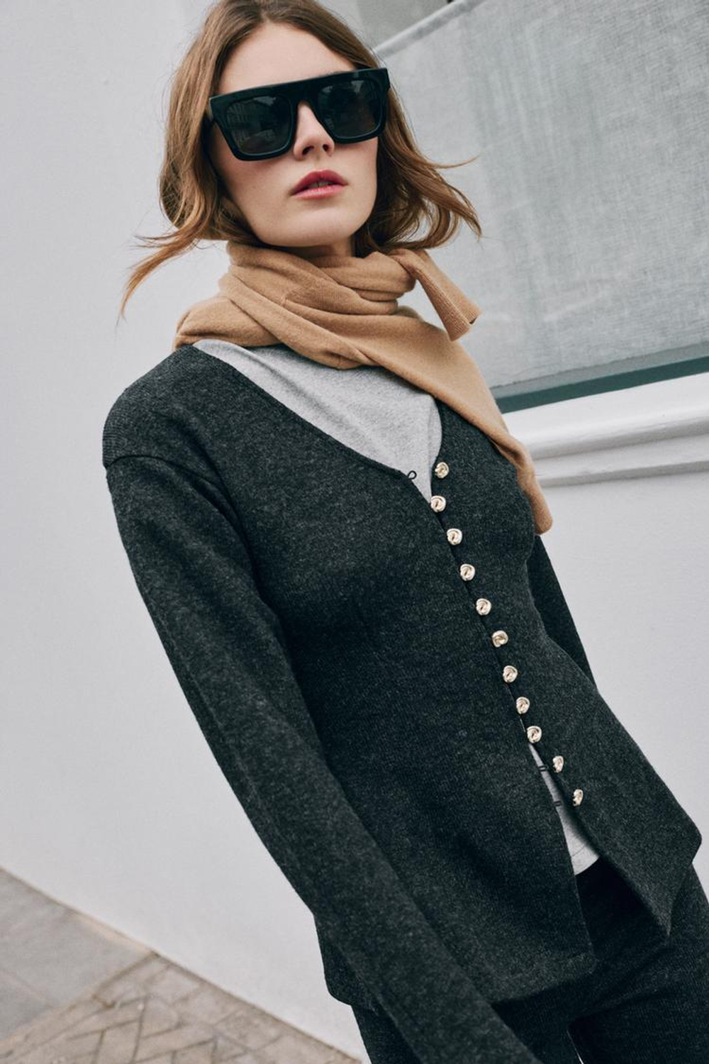 ZARA ЖАКЕТ С БАСКОЙ И ПУГОВИЦАМИ, МЯГКИЙ СЕРЫЙ