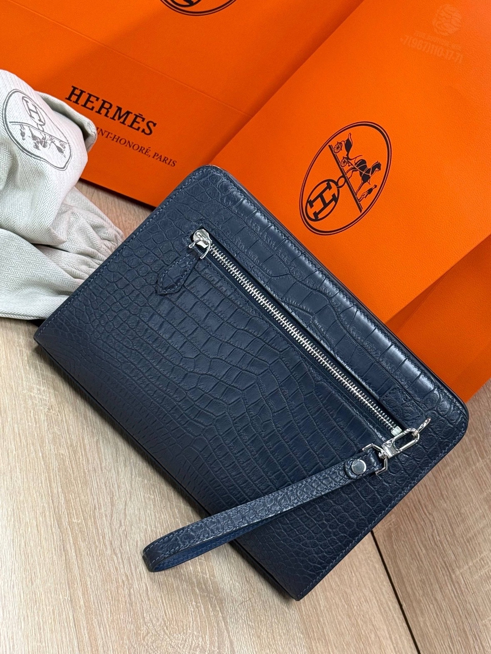 Клатч Hermes из кожи крокодила