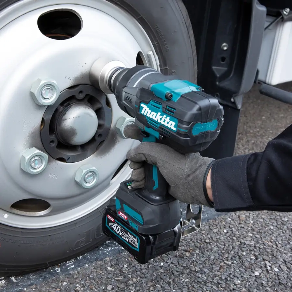 Аккумуляторный ударный гайковерт XGT Makita TW001GZ(R)