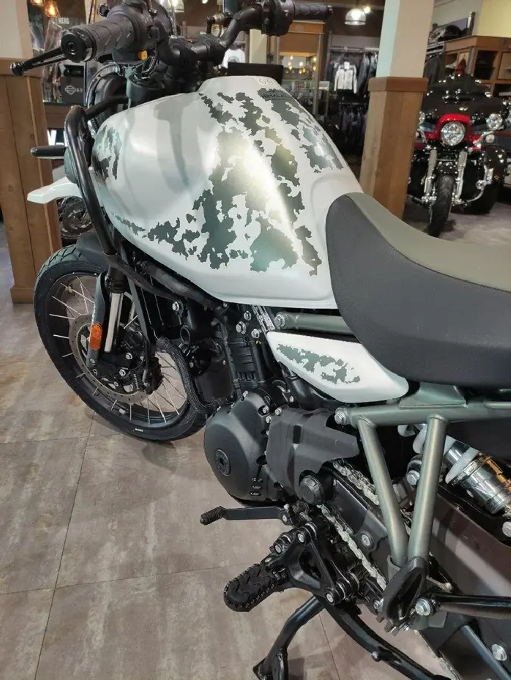 Royal Enfield Himalayan 450 Kamet White (бескамерные шины), 2024 (1 743 км)