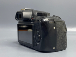 Sony Alpha A3500 Kit 18–50mm — 55 500 кадров (не заряжается через micro-USB)