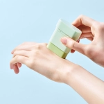 Tocobo Успокаивающий солнцезащитный стик Cica Cooling Sun Stick mini SPF50+ PA++++