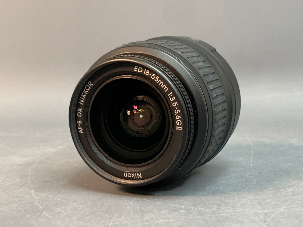 Nikon D5200 Kit 18-55mm 3.5-5.6G II ED 1.277 кадров