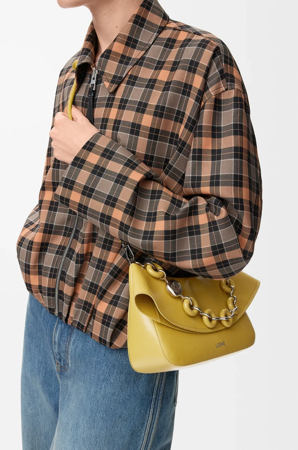 Loewe Средняя сумка Ola из гладкой телячьей кожи, желтый