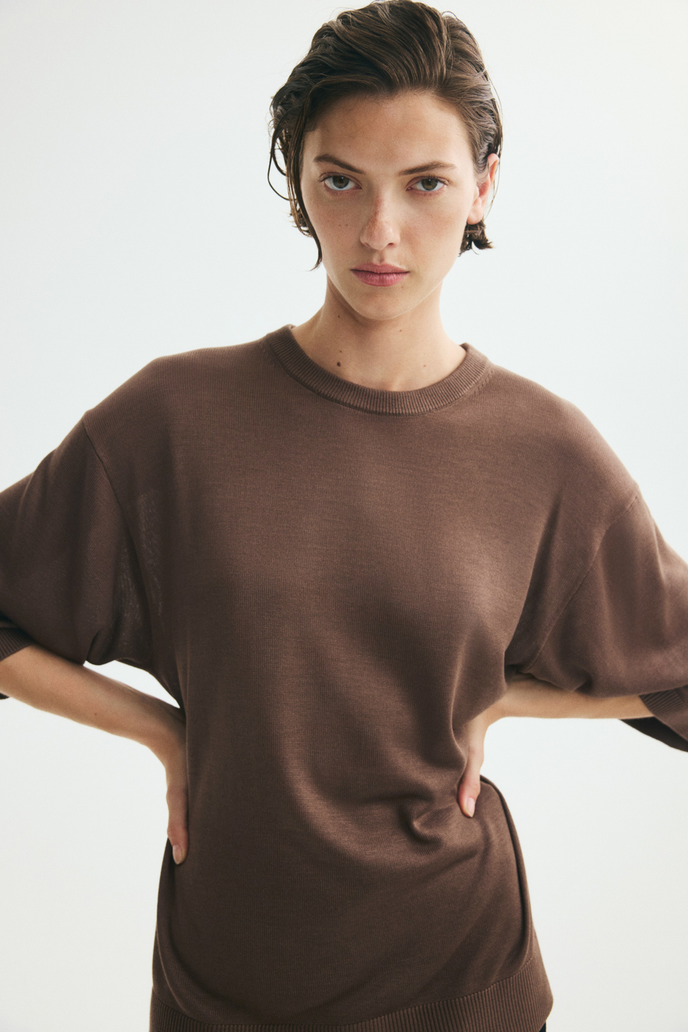 Тонкий трикотажный топ с короткими рукавами - H&M
