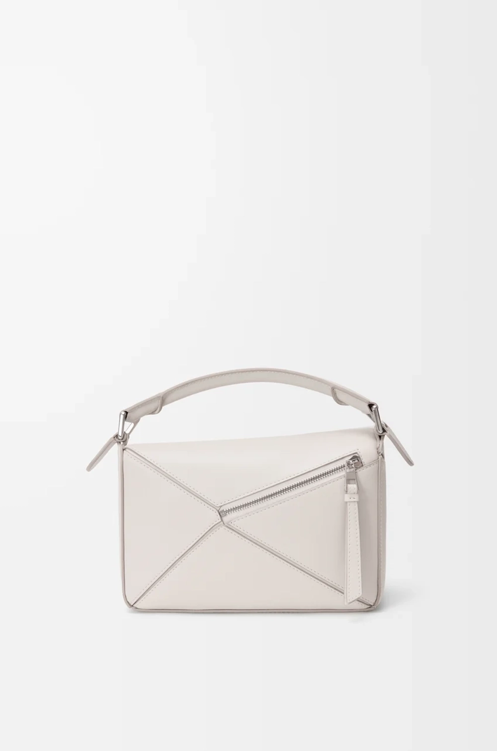 Loewe Маленькая сумка Puzzle с бахромой из классической телячьей кожи, экрю