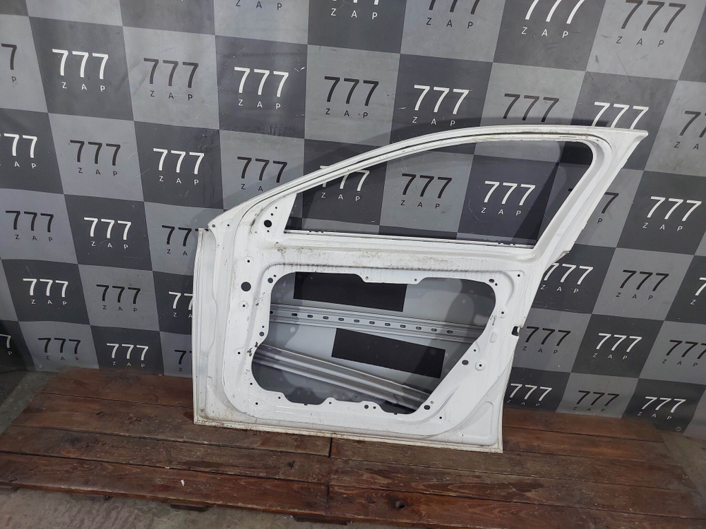 Дверь передняя правая Mercedes GLA (X156) 13-20 Б/У Оригинал A1567200205