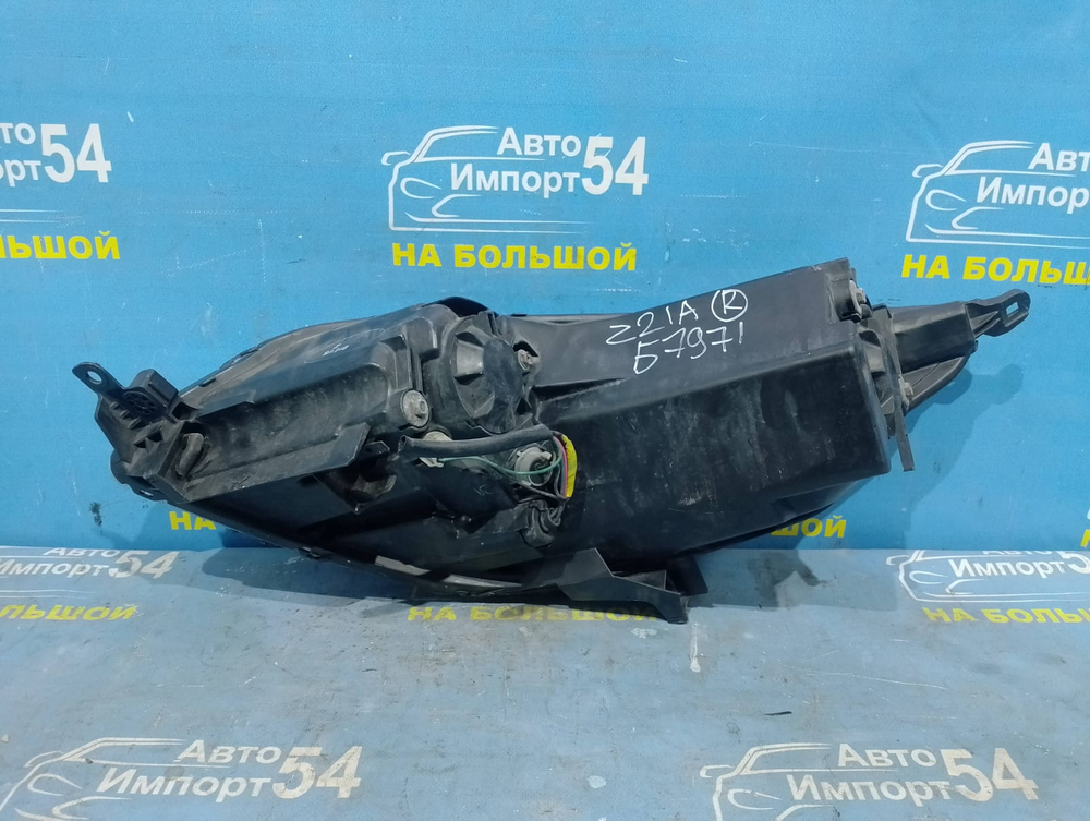 Фара передняя правая MITSUBISHI COLT 2002-2012