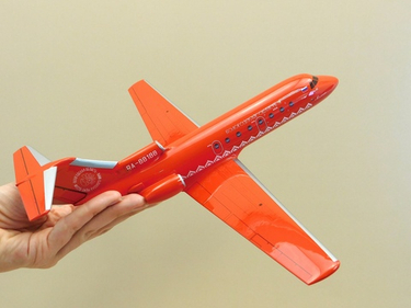 Модель самолета Як-40 (масштаб 1:72)