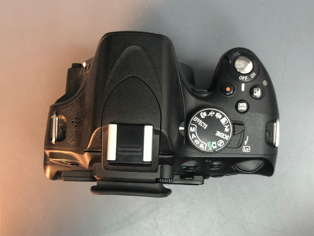 Nikon D5100 Kit 18-55mm, 9200 кадров пробега