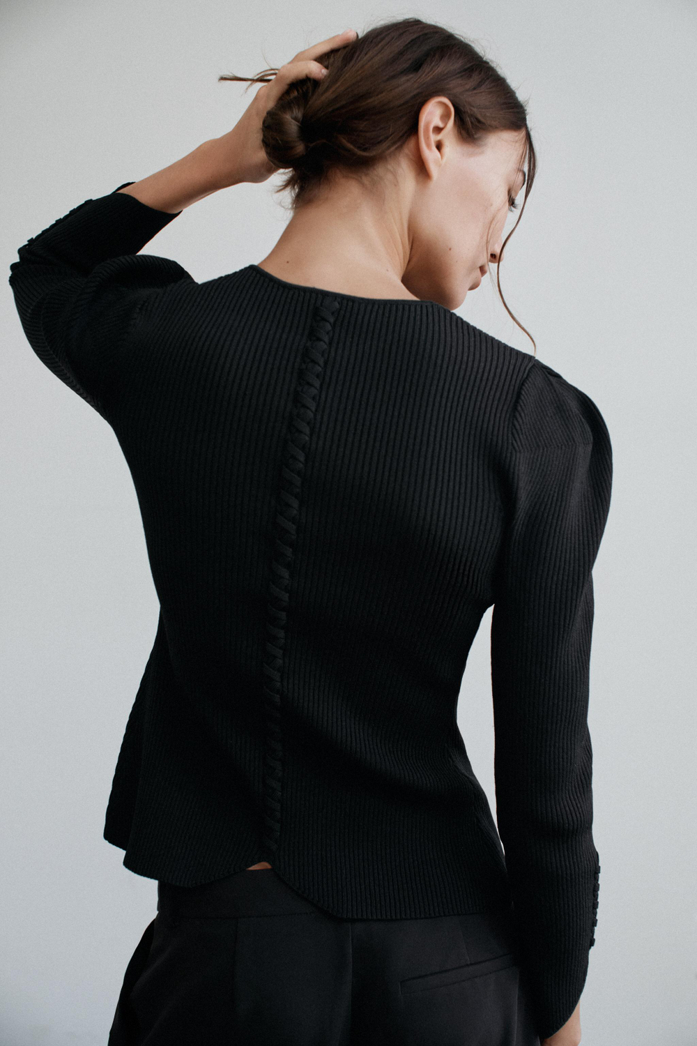 ZARA КАРДИГАН С ПЫШНЫМИ РУКАВАМИ, ЧЕРНЫЙ