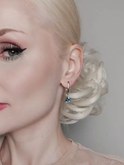 Серьги-подвески Миражи с голубым кубиком Swarovski