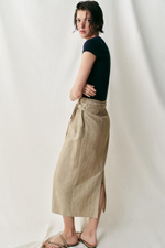 ПРИТАЛЕННАЯ ФУТБОЛКА С КОРОТКИМИ РУКАВАМИ — ZARA