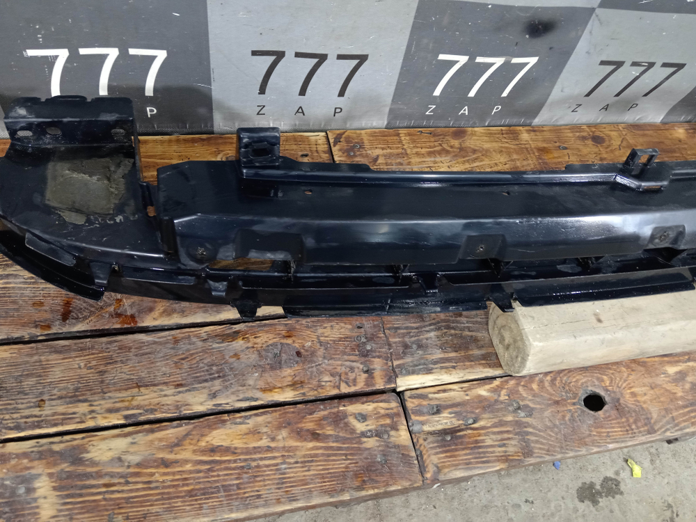 Кронштейн переднего бампера Land Rover Discovery Sport (L550) 14-нв Б/У Оригинал LR096607