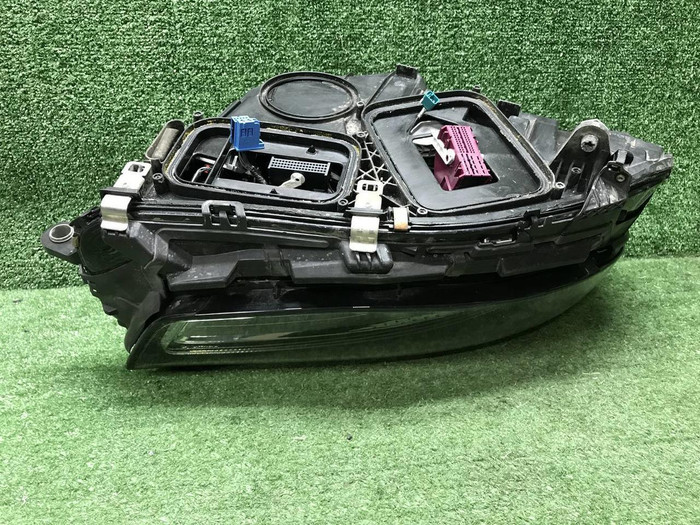 Фара правая Mercedes S W223 (20-нв) Digital Light