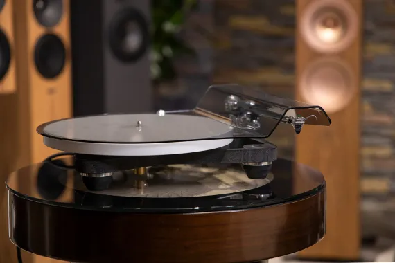 Rega Planar 10 Black