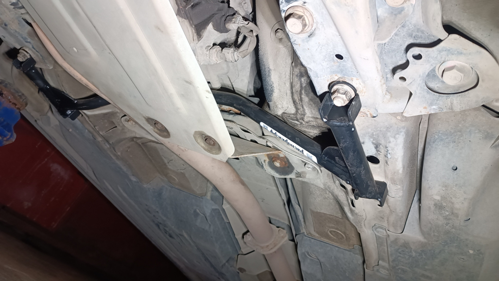 Распорка передняя нижняя Subaru Outback 5 (BS), Subaru Legacy 6 (BN, BS) (ПОД ЗАКАЗ)