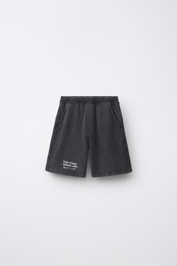 ZARA ШОРТЫ С ЭФФЕКТОМ ПОТЕРТОСТИ И НАДПИСЬЮ, АНТРАЦИТОВО-СЕРЫЙ