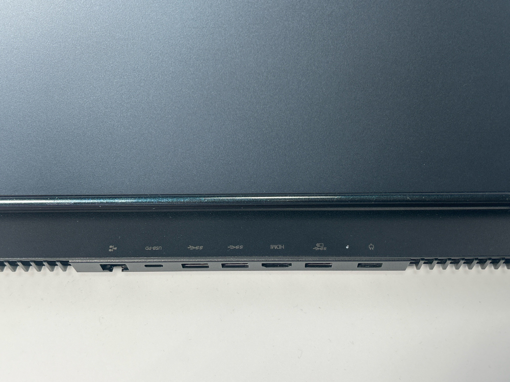 Ноутбук Lenovo Legion 5-15ACH6A (82NW001ERU) 15.6 "/ AMD Ryzen 5 5600H/RAM 16 GB/SSD 512 GB/AMD Radeon RX 6600M 8GB/1920x1080/IPS 165Hz/Windows 11/Подсветка кл-ры:LED/черный. Состояние: B1