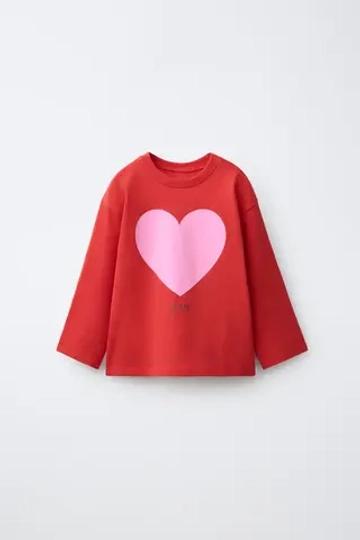 ZARA ФУТБОЛКА С ПРИНТОМ «СЕРДЦЕ», КРАСНЫЙ