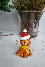 Котик в шапочке ёлочная игрушка из фарфора