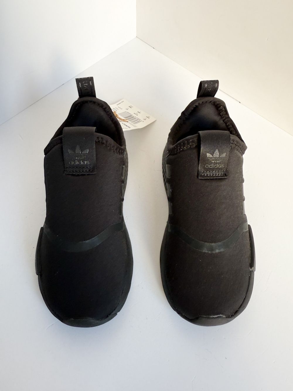 Новые текстильные кроссовки Adidas, 26