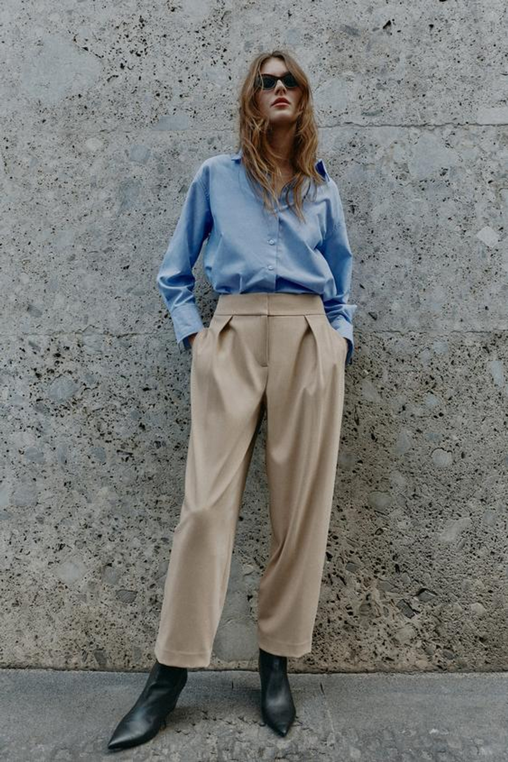 ZARA БРЮКИ CARROT FIT С ЗАЩИПАМИ, СВЕТЛЫЙ ЖЕЛТО-КОРИЧНЕВЫЙ