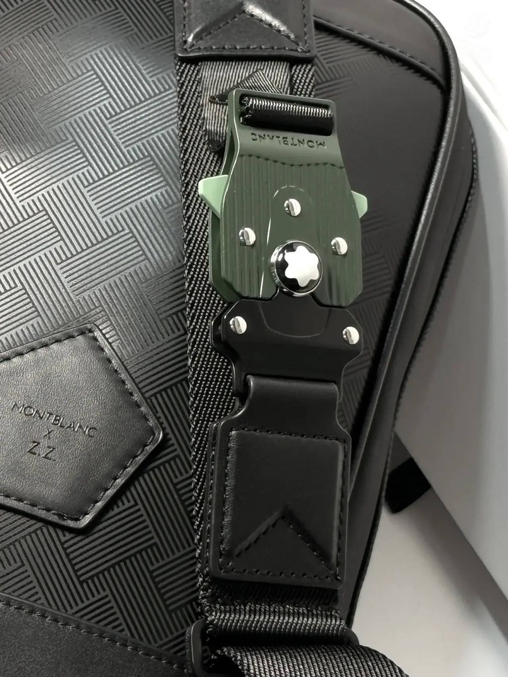 Нагрудная сумка-слинг Montblanc Extreme 3.0